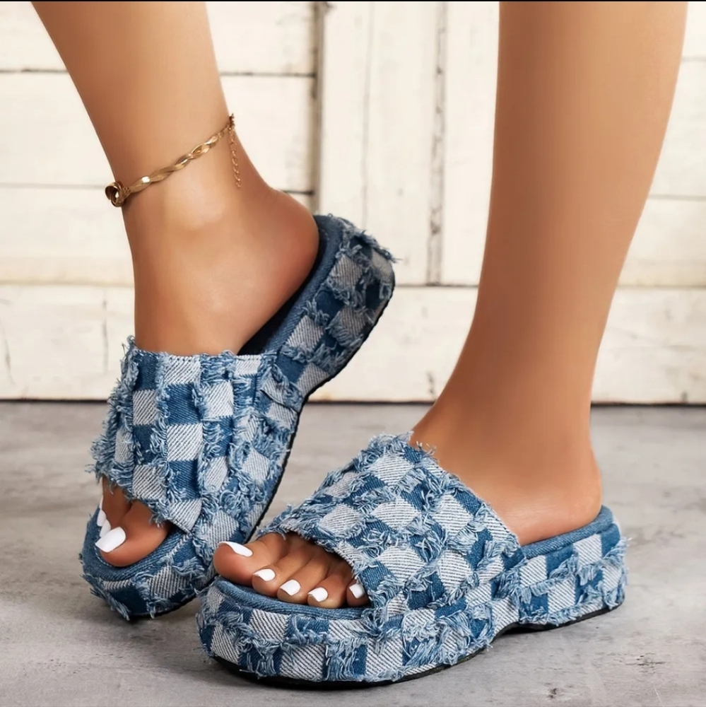 Raw Hem Plaid Platform Sandals - Picture 3 of 5